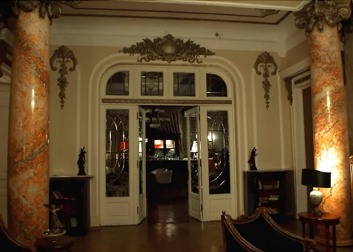 Grand Boutique Hotel